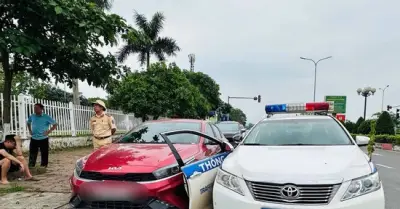 Bản tin cuối ngày 10/5: Bị phát hiện chạy quá tốc độ, tài xế tông xe CSGT