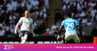 Bolton sốc khi loại đội trưởng ngay sau khi thăng hạng Championship