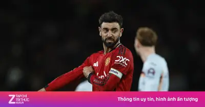 Bruno Fernandes được vinh danh Cầu thủ hay nhất mùa Premier League 2025/26