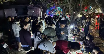 Chợ ven biển Cửa Lò bán đặc sản top 10 Việt Nam, đêm nào cũng kín khách