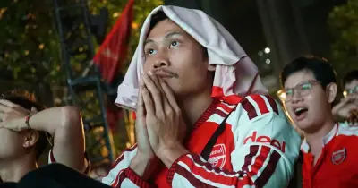 Cảm xúc vỡ òa và tiếc nuối của fan Arsenal tại TP.HCM sau trận chung kết