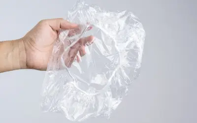 Công dụng bất ngờ của mũ tắm khách sạn ngoài che tóc