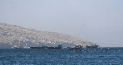 Căng thẳng Mỹ-Iran leo thang: Eo biển Hormuz đóng cửa, kinh tế toàn cầu chịu tổn thất