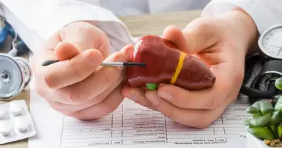 Cảnh báo nguy cơ khi tự ý dùng dược liệu trị rụng tóc