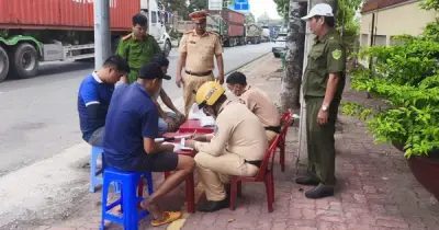 CSGT Nam Sài Gòn ra quân kiểm tra nồng độ cồn, ma túy, xử lý hơn 120 trường hợp
