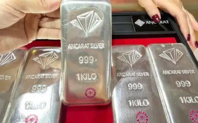 Giá bạc trong nước quay đầu giảm mạnh, có thương hiệu mất hơn 1 triệu đồng/kg