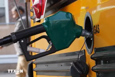 Giá xăng Mỹ có nguy cơ phá đỉnh trong mùa hè