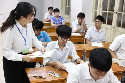 Gần 124.000 thí sinh Hà Nội thi môn Ngữ văn vào lớp 10