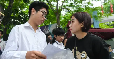 Gần 125.000 học sinh Hà Nội bước vào môn thi đầu tiên kỳ thi lớp 10
