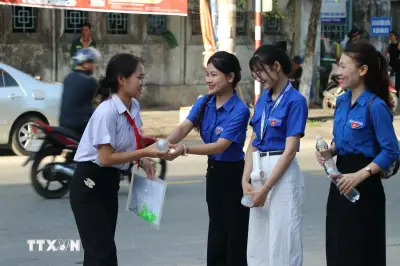 Hà Nội nắng nóng dịp thi vào lớp 10, nhiệt độ cao nhất 36 độ C