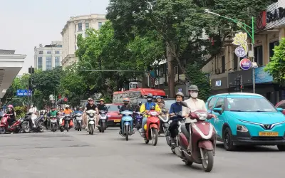 Hà Nội siết chặt xe ôm, shipper từ tháng 6/2026 khi cấm xe xăng
