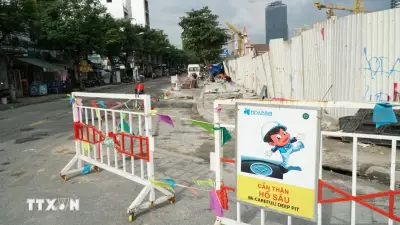 Hà Nội tổ chức giao thông nhiều tuyến đường phục vụ nâng cấp hệ thống chiếu sáng