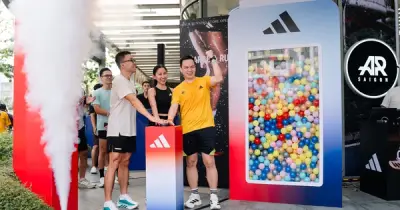 Hơn 200 runner tham gia chạy bộ khai trương adidas Sala Running Store