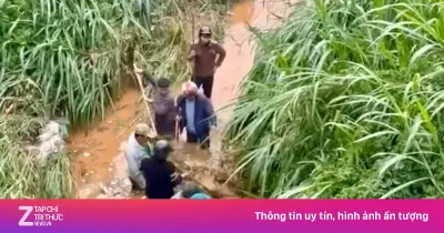 Hàng trăm người tìm kiếm nữ sinh lớp 6 bị nước lũ cuốn trôi tại Đà Lạt