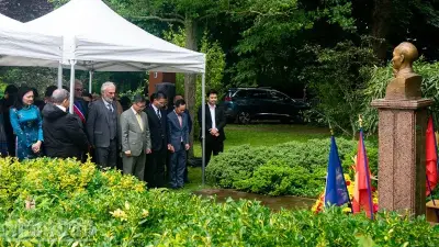 Kỷ niệm 136 năm ngày sinh Chủ tịch Hồ Chí Minh tại Pháp: Tư tưởng Người mãi soi sáng