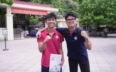 Kết thúc kỳ thi lớp 10: Hà Nội nhẹ nhõm, phụ huynh trút gánh lo