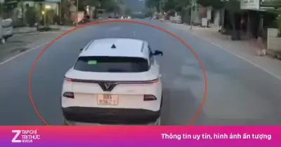Lái ôtô lạng lách, tài xế bị phạt 45 triệu đồng và tước bằng lái 11 tháng