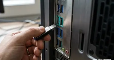 Màu sắc cổng USB tiết lộ tốc độ: Đừng cắm nhầm, kẻo phí hiệu năng
