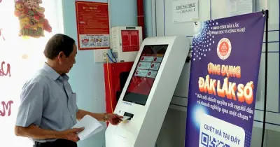 Máy đánh giá hài lòng tại xã Hòa Phú: Cải cách hành chính từ công nghệ