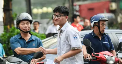 Nam sinh thi lớp 10 bỏ dở lo con chắc chắn làm bài tốt