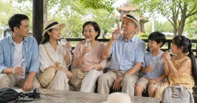 Người lớn tuổi cần lưu ý gì khi đi du lịch để tránh kiệt sức?