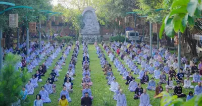 Người trẻ tìm đến chùa trong mùa Phật đản để tìm bình an giữa áp lực cuộc sống