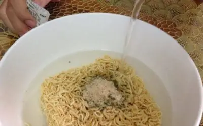 Nguy cơ vôi hóa động mạch vành từ thói quen ăn mì ăn liền thường xuyên