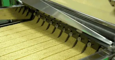 Nhà máy mì gói lớn nhất Hàn Quốc sản xuất 6 triệu gói mỗi ngày nhờ AI
