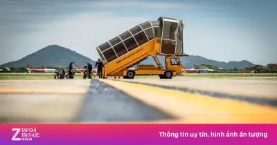 Nhiệt độ mặt bê tông sân bay Nội Bài lên tới 71°C, người lao động vẫn bám trụ