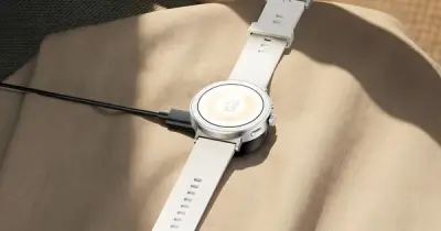 Realme Watch S5 ra mắt: Thiết kế khung phẳng, pin 16 ngày, nút Gemini riêng