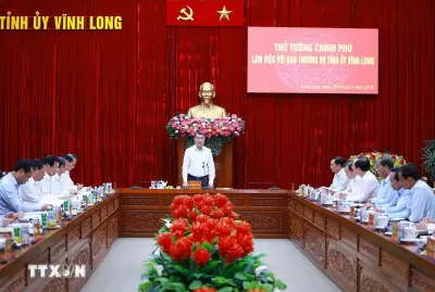 Thủ tướng Lê Minh Hưng làm việc với Ban Thường vụ Tỉnh ủy Vĩnh Long