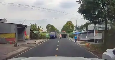 Thầy giáo nhồi máu cơ tim khi đang đứng lớp, CSGT mở đường đưa đi cấp cứu