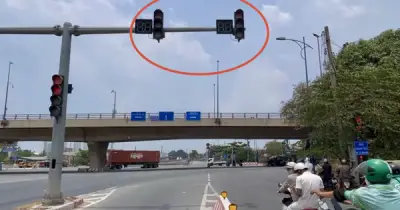 Tài xế vượt đèn đỏ vì tín hiệu mờ, CSGT không phạt