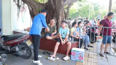 Video thanh niên tình nguyện tiếp sức kỳ thi lớp 10