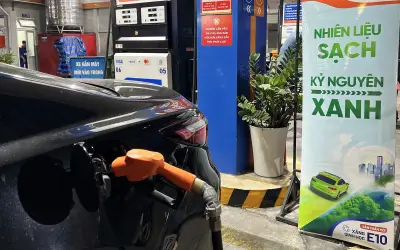 Việt Nam chuyển sang dùng xăng E10: Có cần xả hết xăng cũ trước khi đổ?
