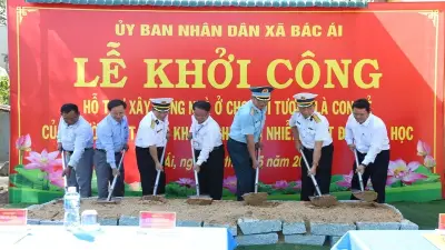 Vùng 4 Hải quân xuất quân hỗ trợ xây nhà cho gia đình chính sách