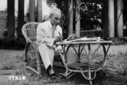 136 năm ngày sinh Chủ tịch Hồ Chí Minh: Tự học để không bị tụt lại phía sau