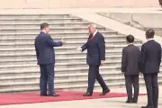 21 loạt đại bác chào đón Tổng thống Trump tại Đại lễ đường Nhân dân Bắc Kinh
