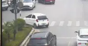 3 trường hợp quay đầu xe đè vạch người đi bộ không bị phạt