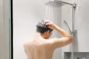 5 thói quen nhiều người làm ngay khi đi nắng về gây hại sức khỏe