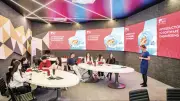 Đưa tiếng Anh thành ngôn ngữ thứ hai trong trường học: Lộ trình và thách thức
