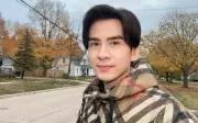 Đan Trường ở tuổi 50: Kinh doanh quán cà phê và giữ hình ảnh sân khấu