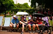 Anh lần đầu ghi nhận nhiệt độ tháng 5 vượt 30 độ C kể từ 2012