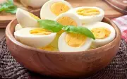 Bà 63 tuổi ăn trứng mỗi ngày, sức khỏe xương khớp cải thiện bất ngờ