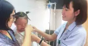 Bé gái 22 tháng tuổi bị chó cắn nát mặt nhập viện cấp cứu