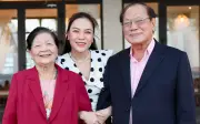Bà mẹ Mỹ tâm gây chú ý ở tuổi xế chiều