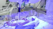 Bé sơ sinh có nhóm máu cực hiếm Jk(a-b-3) được cứu sống nhờ máu mẹ