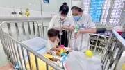 Bé trai 2 tuổi bị mẹ và tình nhân bạo hành: Cảnh báo từ vết thương cũ và tương lai không gia đình