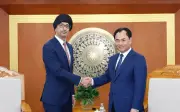 Bộ trưởng Trịnh Việt Hùng tiếp Đại sứ Singapore, thúc đẩy hợp tác nông nghiệp và chuyển đổi xanh