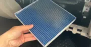 Ba dấu hiệu nhận biết lọc gió điều hòa ô tô cần thay mới